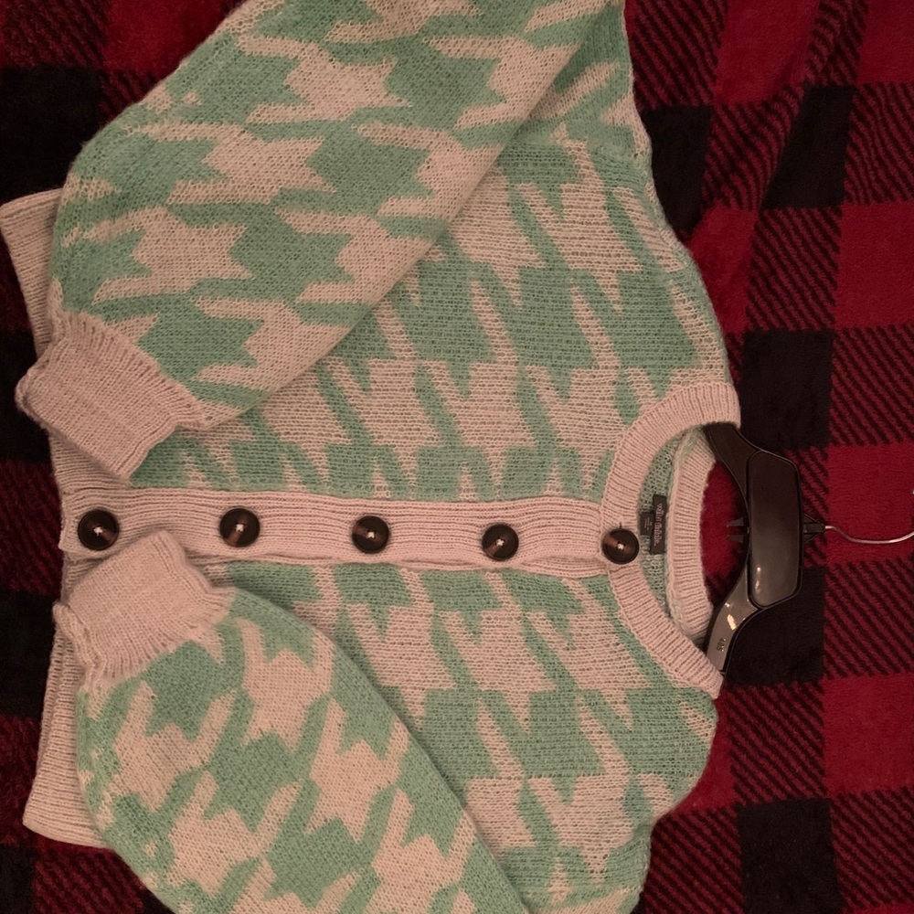 A crop top thick sweater